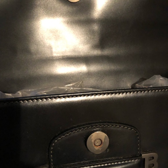 HOLIDAY SALE:Authentic Black BALLY Genuine Leather Shoulder Bag (Crease at Back) - Picture 5 of 8